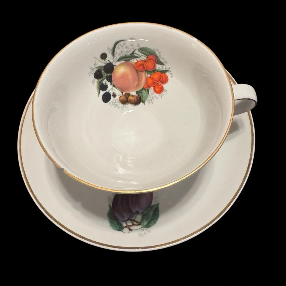 Vintage Jaeger Co. Bavaria Crown E&R Footed Fruit Pattern 4 Teacups with Saucers